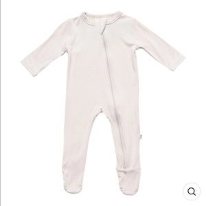 Kyte BABY Zippered Footie in Oat. Size 18-24m